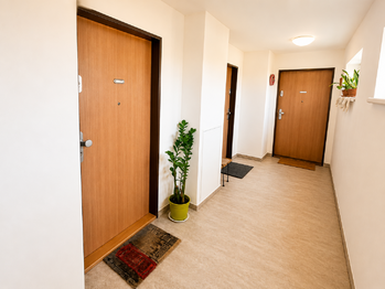 Pronájem bytu 1+kk v osobním vlastnictví 33 m², Praha 10 - Uhříněves