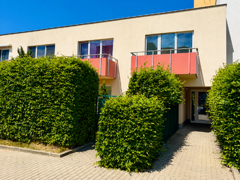 Pronájem bytu 1+kk v osobním vlastnictví 33 m², Praha 10 - Uhříněves