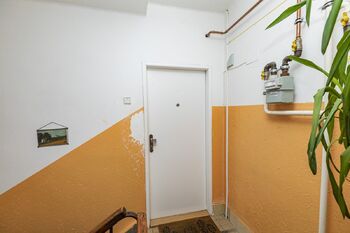 Vstup do bytu - Pronájem bytu 2+1 v osobním vlastnictví 53 m², Roudnice nad Labem