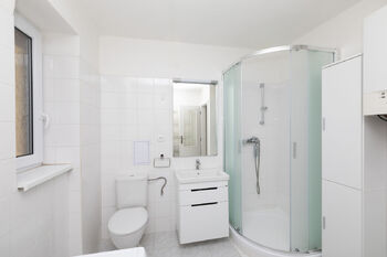 Koupelna - Pronájem bytu 2+1 v osobním vlastnictví 53 m², Roudnice nad Labem