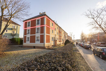 Pohled na dům - Pronájem bytu 2+1 v osobním vlastnictví 53 m², Roudnice nad Labem