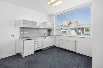 Pronájem kancelářských prostor 226 m², Praha 8 - Libeň