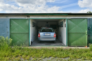 Prodej garáže 18 m², Hradec Králové