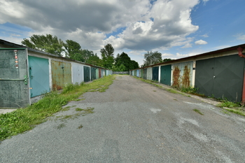 Prodej garáže 18 m², Hradec Králové