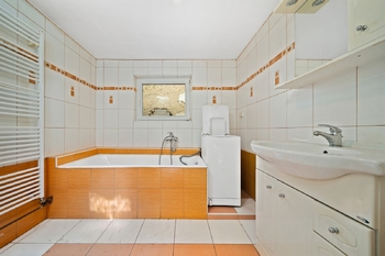 koupelna - Prodej domu 340 m², Břeclav