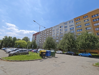 Budova - Prodej bytu 2+1 v osobním vlastnictví 44 m², Ostrava