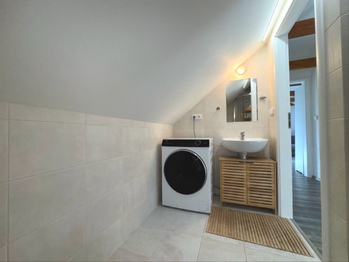 Prodej bytu 2+kk v osobním vlastnictví 44 m², Praha 10 - Kolovraty
