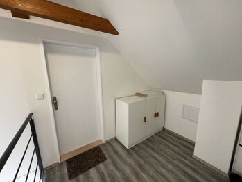 prostor před bytem - Prodej bytu 2+kk v osobním vlastnictví 44 m², Praha 10 - Kolovraty