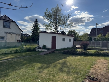 samostatná garáž - Prodej domu 180 m², Praha 5 - Sobín