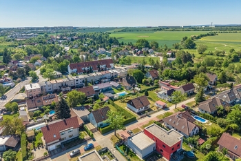 okolní příroda - Prodej domu 180 m², Praha 5 - Sobín