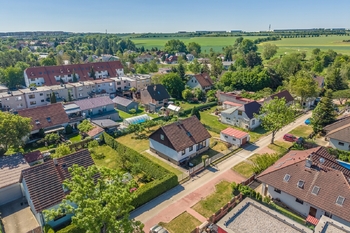 okolí - Prodej domu 180 m², Praha 5 - Sobín