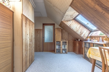 jídelna v patře - Prodej domu 180 m², Praha 5 - Sobín