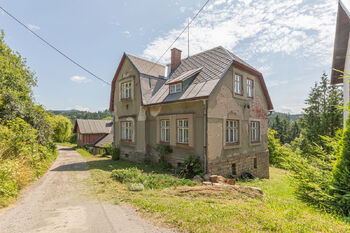 Pohled na dům - Prodej chaty / chalupy 190 m², Zlatá Olešnice