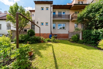 Pohled na dům ze zahrady - Prodej domu 244 m², Kroměříž