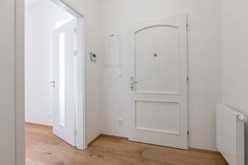Prodej bytu 2+kk v osobním vlastnictví 42 m², Praha 8 - Libeň