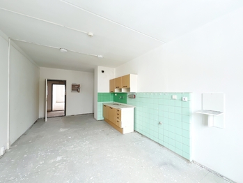 Prodej nájemního domu 1800 m², Kraslice