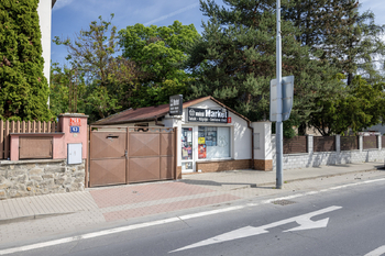 obchodní prostor (vstup z ulice) - Prodej domu 316 m², Praha 9 - Horní Počernice