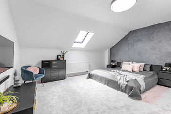 hlavní ložnice v patře - Prodej domu 246 m², Babice