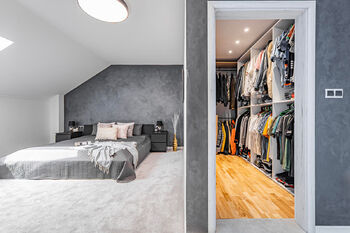 šatna u hlavní ložnice - Prodej domu 246 m², Babice