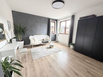 pokoj pro hosty v přízemí - Prodej domu 246 m², Babice