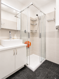 Koupelna - Pronájem bytu 2+1 v osobním vlastnictví 49 m², Praha 6 - Bubeneč