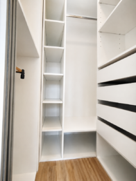 ložnice šatna - Pronájem bytu 2+1 v osobním vlastnictví 49 m², Praha 6 - Bubeneč