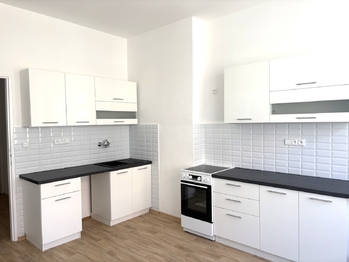 Kuchyň - Pronájem bytu 1+1 v osobním vlastnictví 55 m², Praha 8 - Libeň 