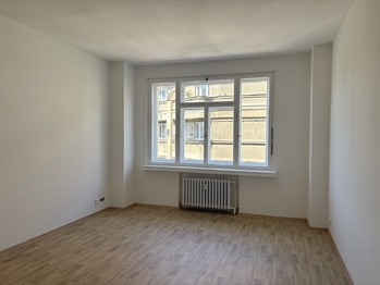 Pokoj - Pronájem bytu 1+1 v osobním vlastnictví 55 m², Praha 8 - Libeň