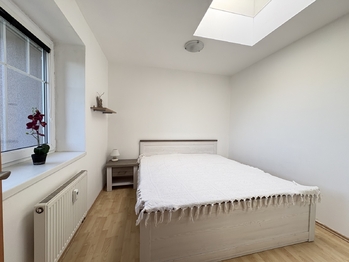 Ložnice - Pronájem bytu 2+kk v osobním vlastnictví 46 m², Praha 9 - Dolní Počernice