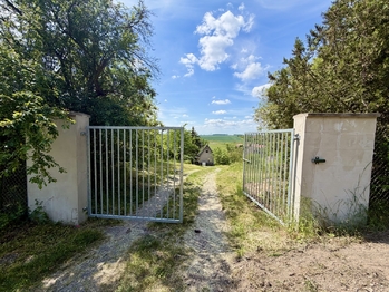 Vjezd do chatové osady - Prodej chaty / chalupy 25 m², Roudnice nad Labem