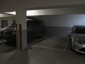 Pronájem garážového stání 15 m², Praha 6 - Suchdol