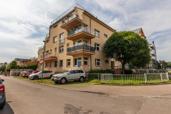 Pronájem garážového stání 18 m², Praha 6 - Suchdol