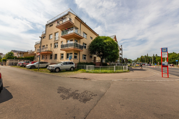 Pronájem garážového stání 18 m², Praha 6 - Suchdol