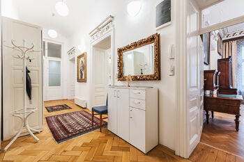 Pronájem bytu 4+1 v osobním vlastnictví 180 m², Praha 2 - Nové Město