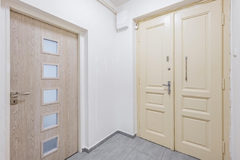 Předsíň. - Pronájem bytu 1+1 v družstevním vlastnictví 48 m², Jindřichův Hradec