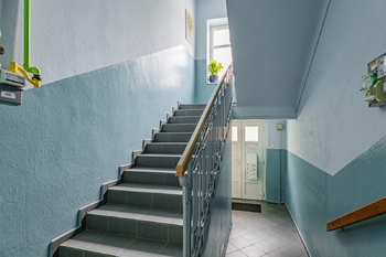 Společné prostory. - Pronájem bytu 1+1 v družstevním vlastnictví 48 m², Jindřichův Hradec