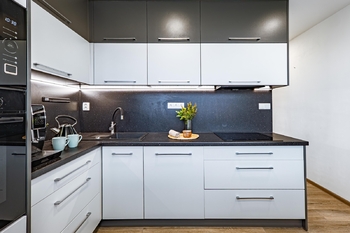 Kuchyně. - Prodej bytu 3+1 v osobním vlastnictví 62 m², Jindřichův Hradec