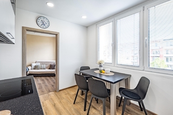 Kuchyně (jídelní kout). - Prodej bytu 3+1 v osobním vlastnictví 62 m², Jindřichův Hradec