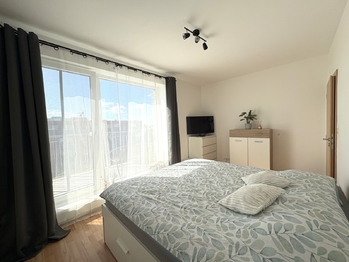 2. pokoj - Prodej bytu 2+kk v osobním vlastnictví 59 m², Hostivice