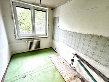 kuchyně je před rekonstrukcí - Prodej bytu 3+1 v osobním vlastnictví 66 m², Brno