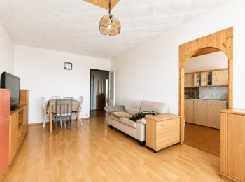Obývací pokoj - Prodej bytu 3+1 v družstevním vlastnictví 70 m², Osek