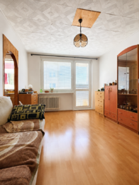 obývací pokoj - vstup na lodžii - Prodej bytu 3+1 v družstevním vlastnictví 70 m², Osek