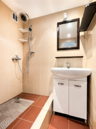 koupelna - Prodej bytu 3+1 v družstevním vlastnictví 70 m², Osek