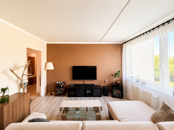 obývací pokoj - Prodej bytu 3+1 v osobním vlastnictví 76 m², Úštěk