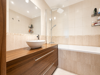 koupelna - Prodej bytu 3+1 v osobním vlastnictví 76 m², Úštěk