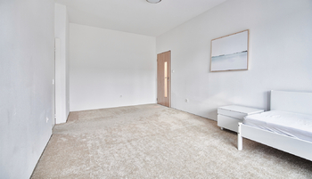 Druhý pokoj s vizualizací po modernizaci. - Prodej bytu 2+1 v osobním vlastnictví 65 m², Aš