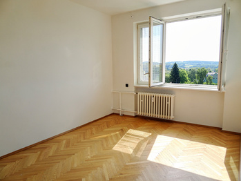 1. pokoj - Prodej bytu 2+1 v osobním vlastnictví 65 m², Aš