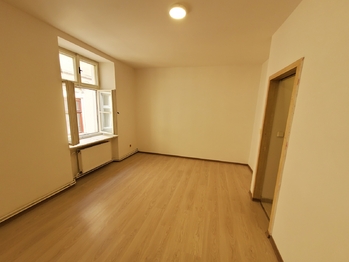 Pokoj - Pronájem bytu 1+1 v osobním vlastnictví 30 m², Odry