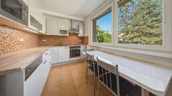 Kuchyň s jídelnou - Prodej bytu 3+1 v osobním vlastnictví 70 m², Česká Lípa