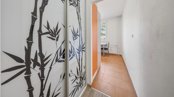 Chodba s úložným prostorem - Prodej bytu 3+1 v osobním vlastnictví 70 m², Česká Lípa